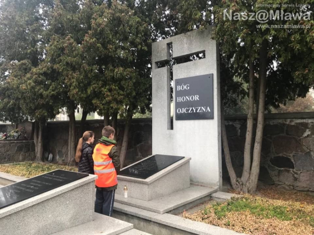 Pamiętali o mogiłach na mławskim cmentarzu