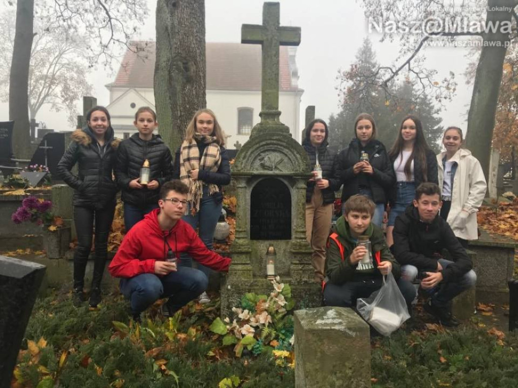 Pamiętali o mogiłach na mławskim cmentarzu