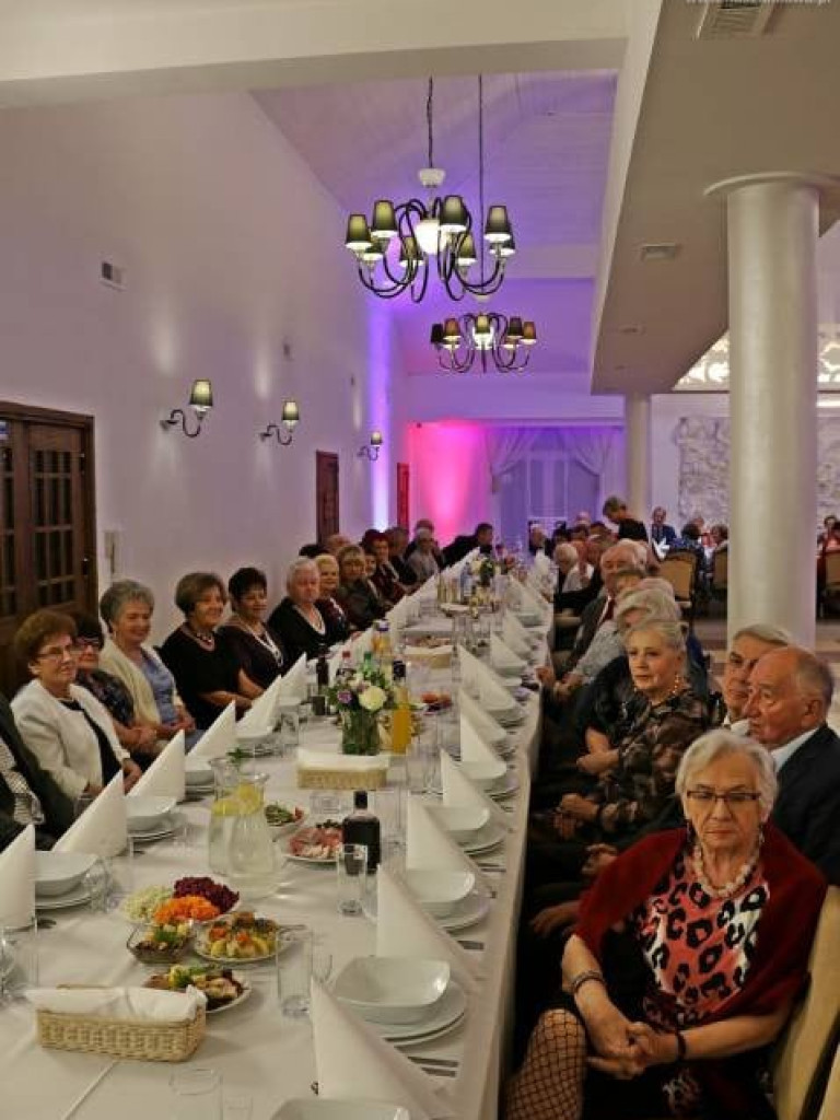 Ach, co to był za bal. Do tańca ruszyło 70 par