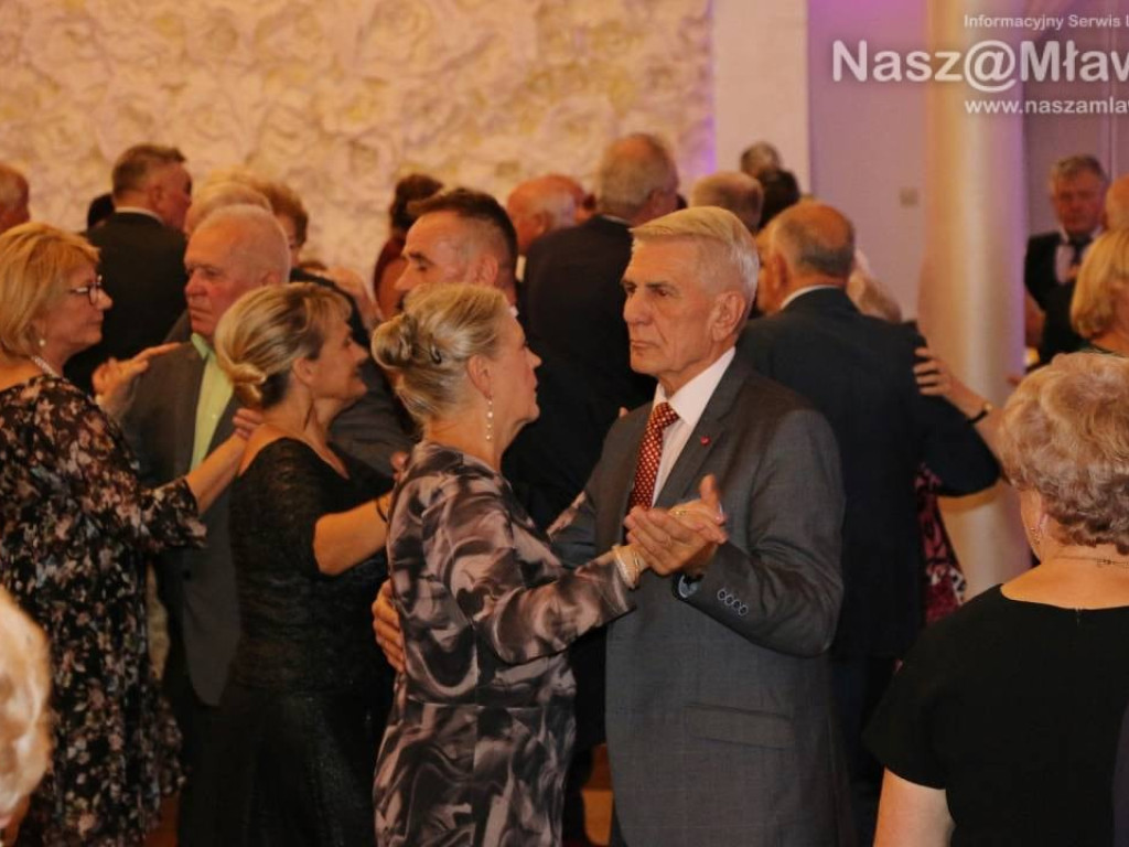 Ach, co to był za bal. Do tańca ruszyło 70 par