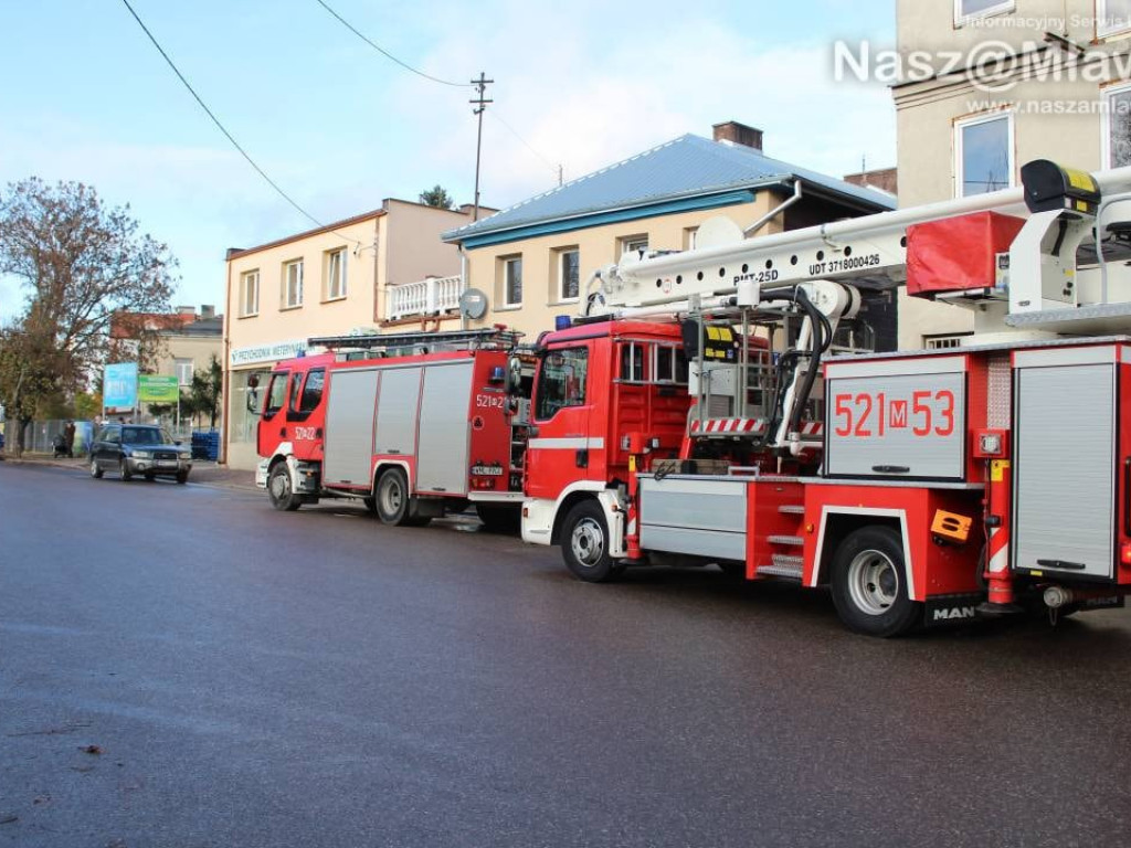Pożar na pierwszym piętrze kamienicy [AKTUALIZACJA]. Zobacz zdjęcia!