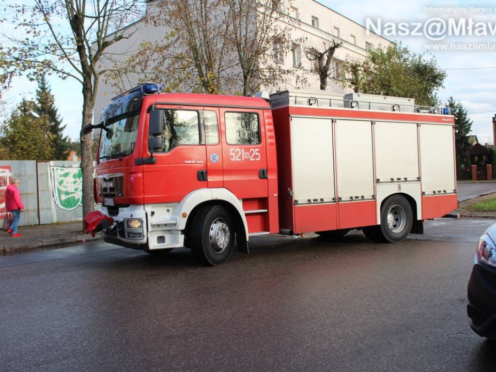 Pożar na pierwszym piętrze kamienicy [AKTUALIZACJA]. Zobacz zdjęcia!