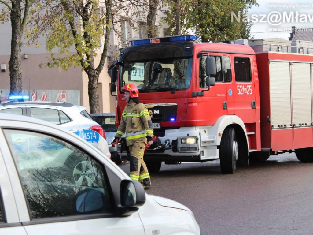 Pożar na pierwszym piętrze kamienicy [AKTUALIZACJA]. Zobacz zdjęcia!
