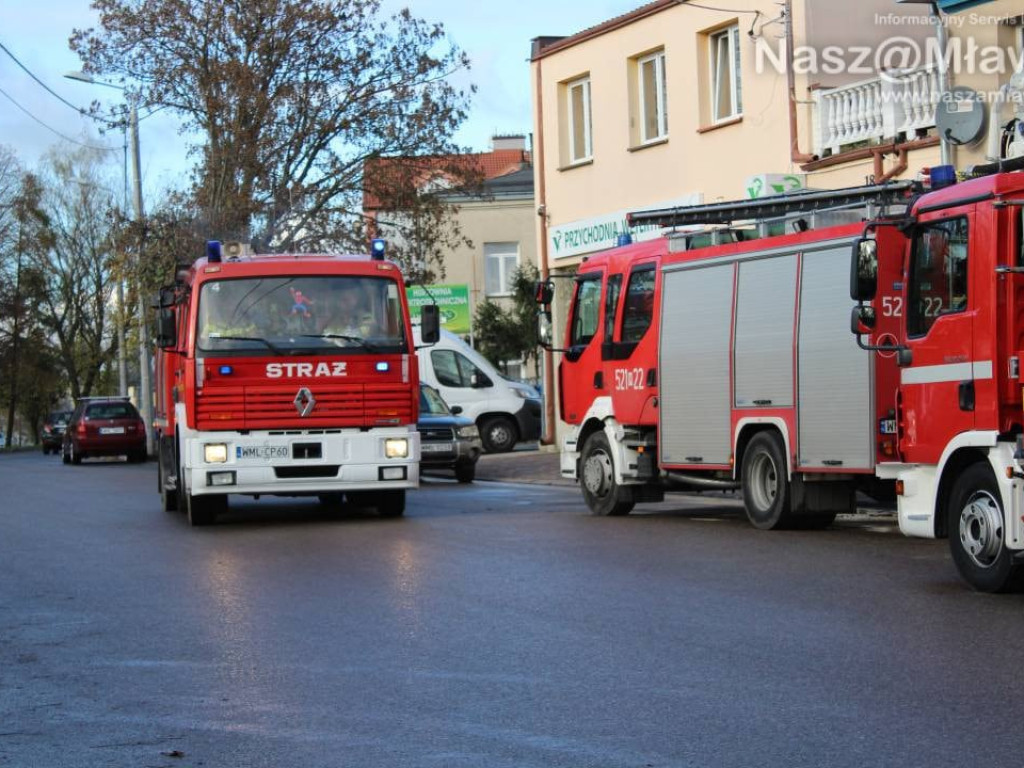 Pożar na pierwszym piętrze kamienicy [AKTUALIZACJA]. Zobacz zdjęcia!