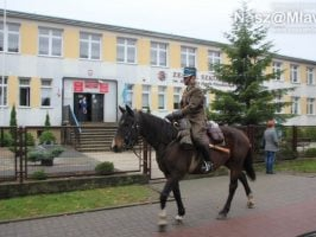 Przybyli ułani pod... ZS nr 3