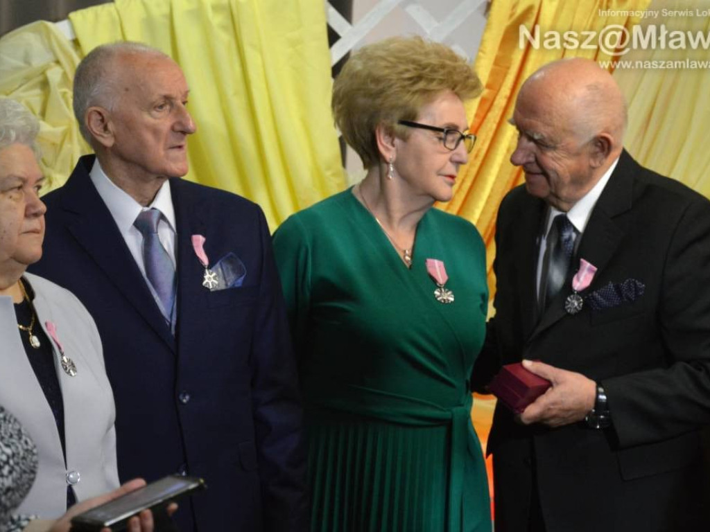 Medale od prezydenta dla 13 małżeństw z Mławy - FOTORELACJA