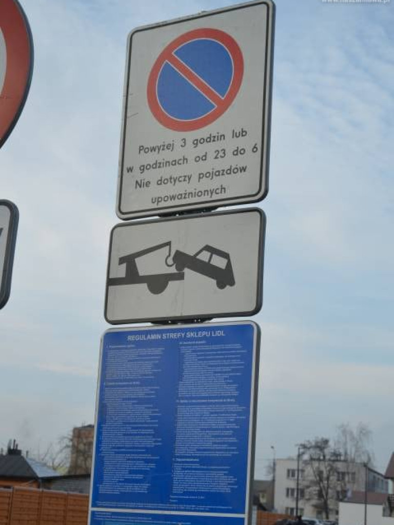 Mława. Płatny parking przed marketem przy policji. Dotkliwe kary