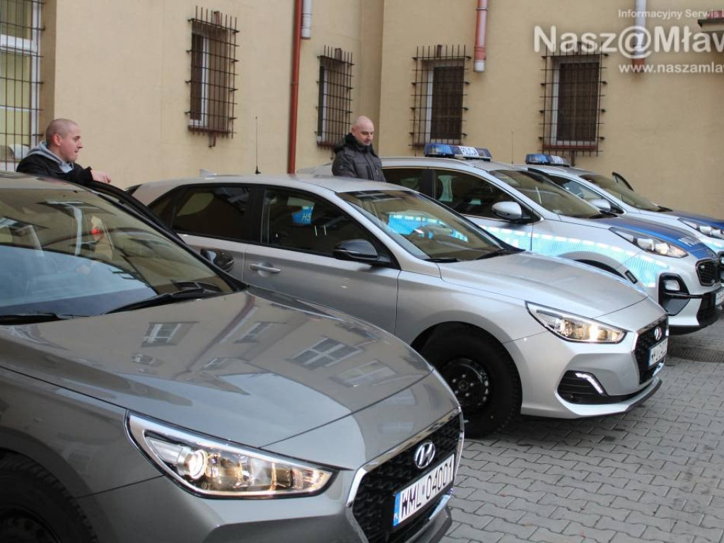 Mławska komenda ma nowe samochody [ZDJĘCIA I FILMY]