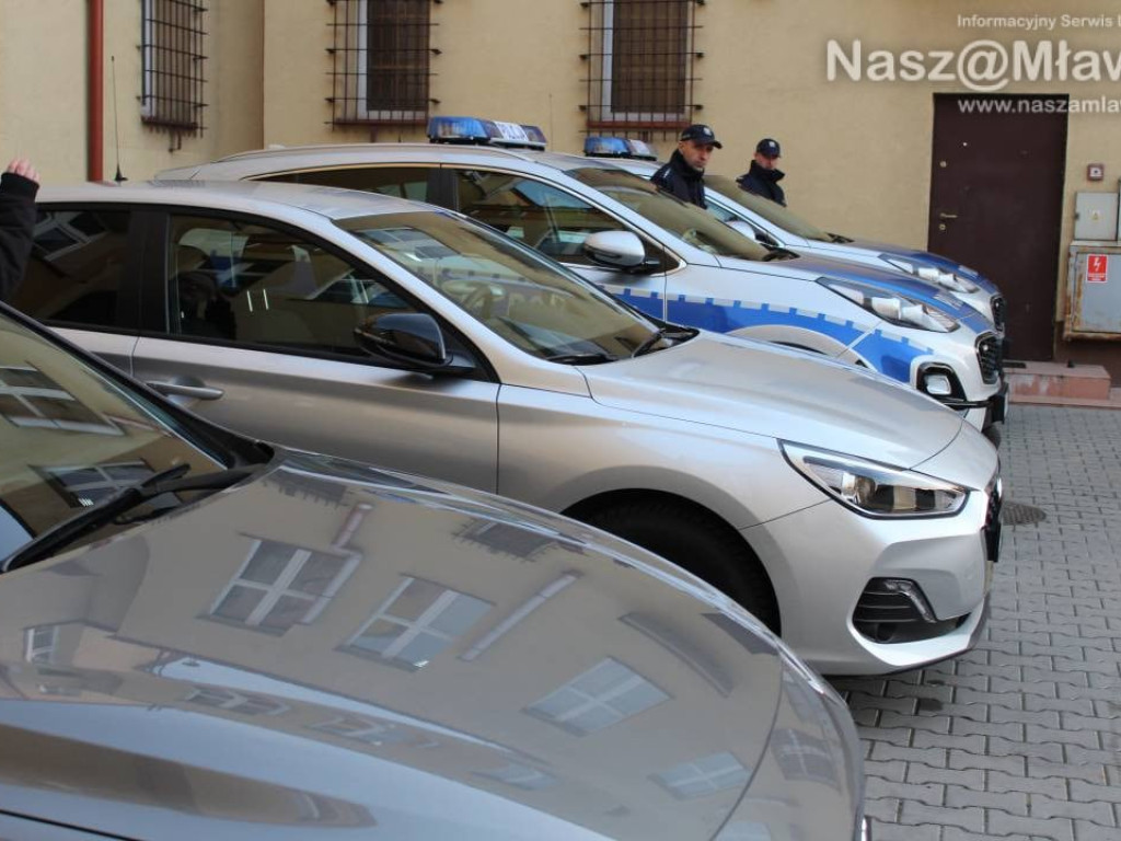 Mławska komenda ma nowe samochody [ZDJĘCIA I FILMY]