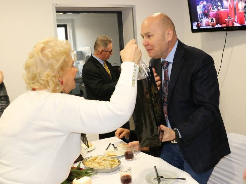 Spotkanie przy świątecznym stole