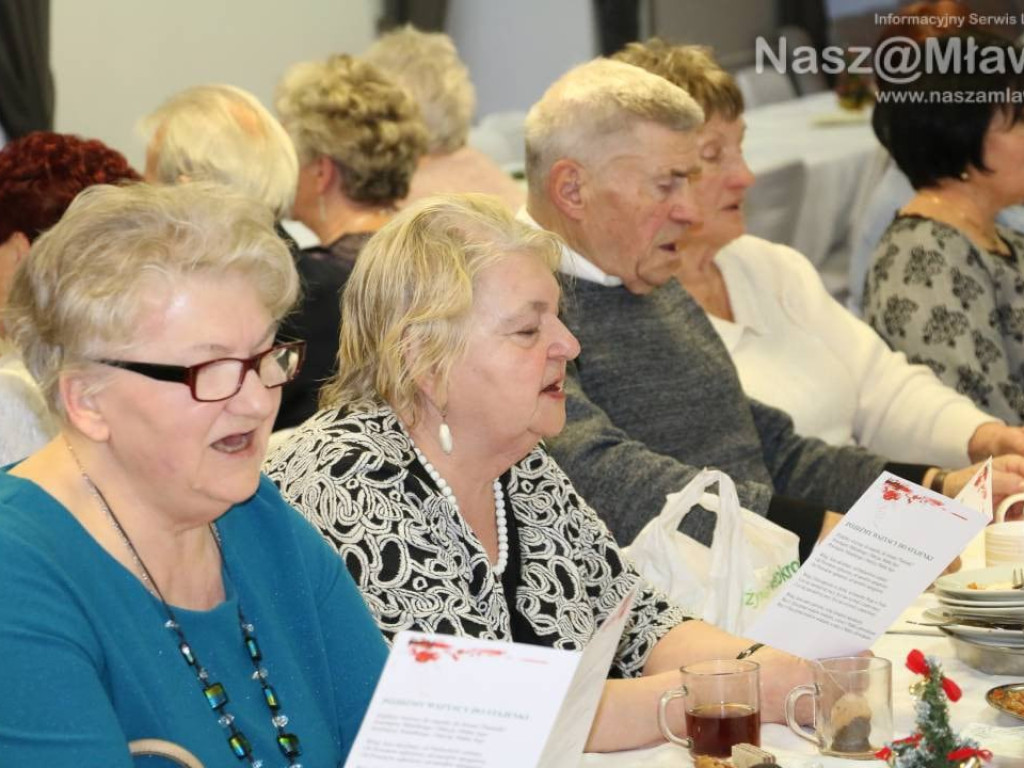 Spotkanie przy świątecznym stole