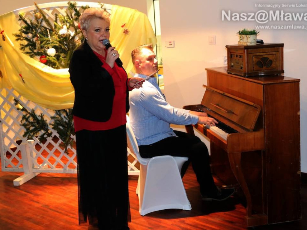 Spotkanie przy świątecznym stole