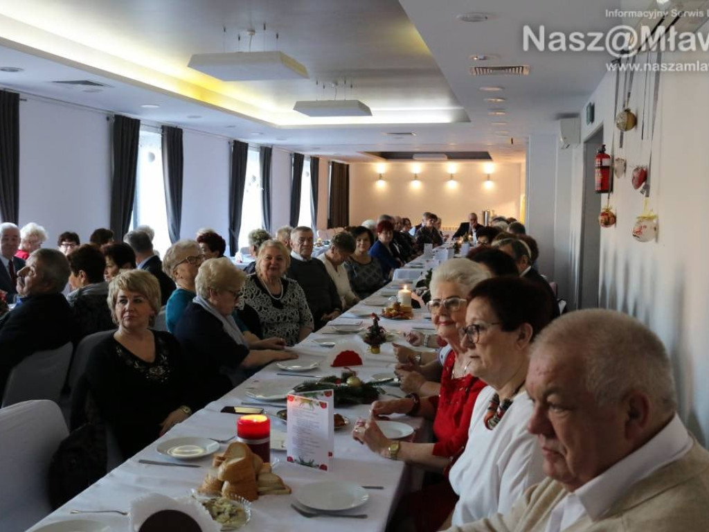 Spotkanie przy świątecznym stole