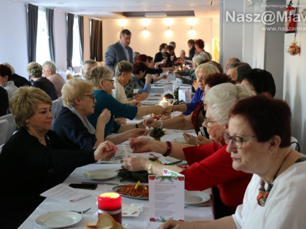 Spotkanie przy świątecznym stole