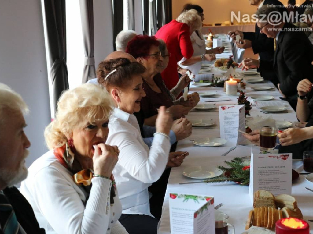 Spotkanie przy świątecznym stole