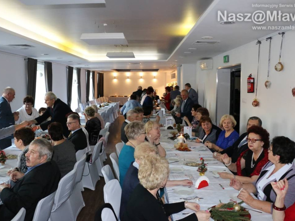 Spotkanie przy świątecznym stole