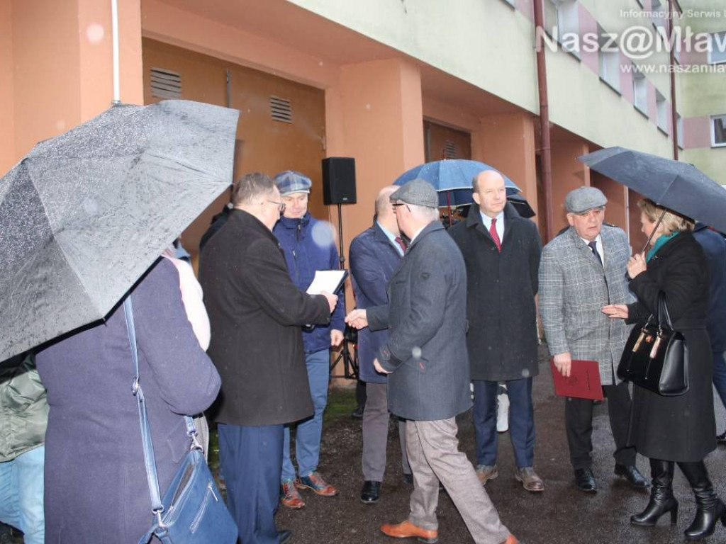 Mławski szpital ma nową karetkę