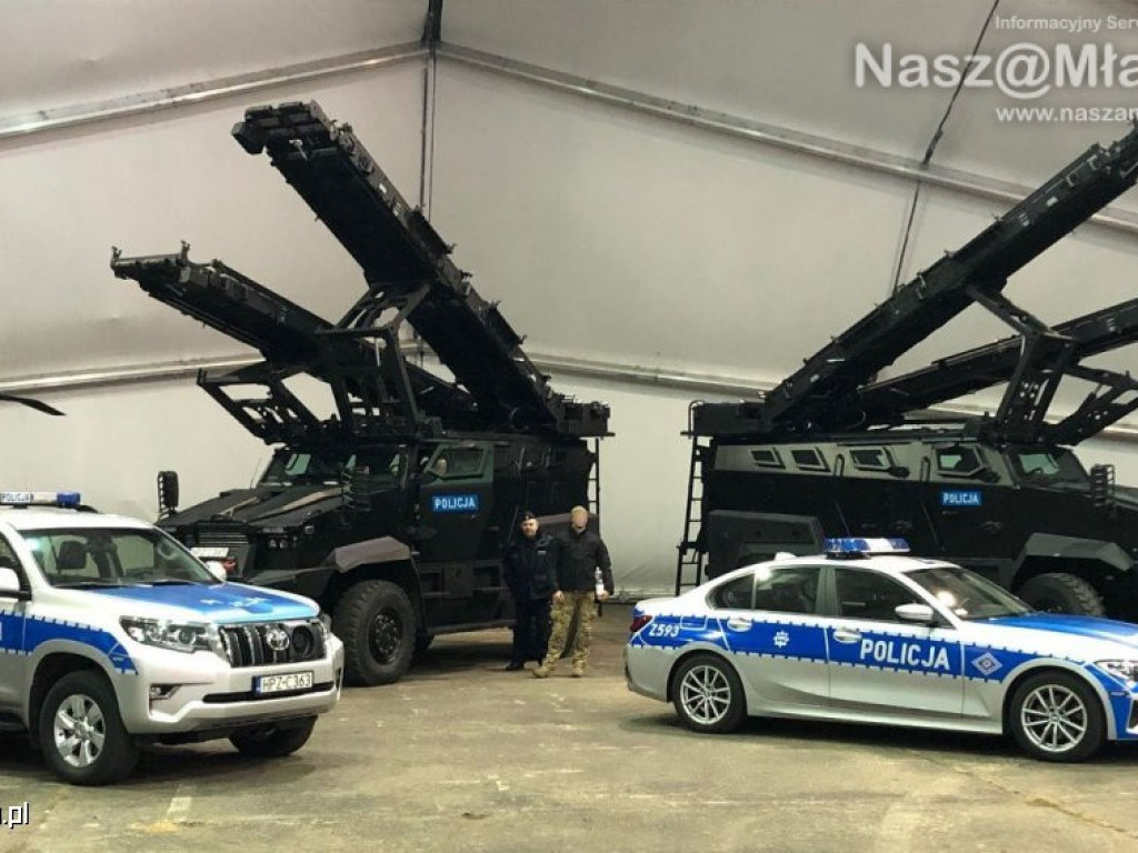Black Hawki i transportery. Policja chwali się sprzętem [FILM]