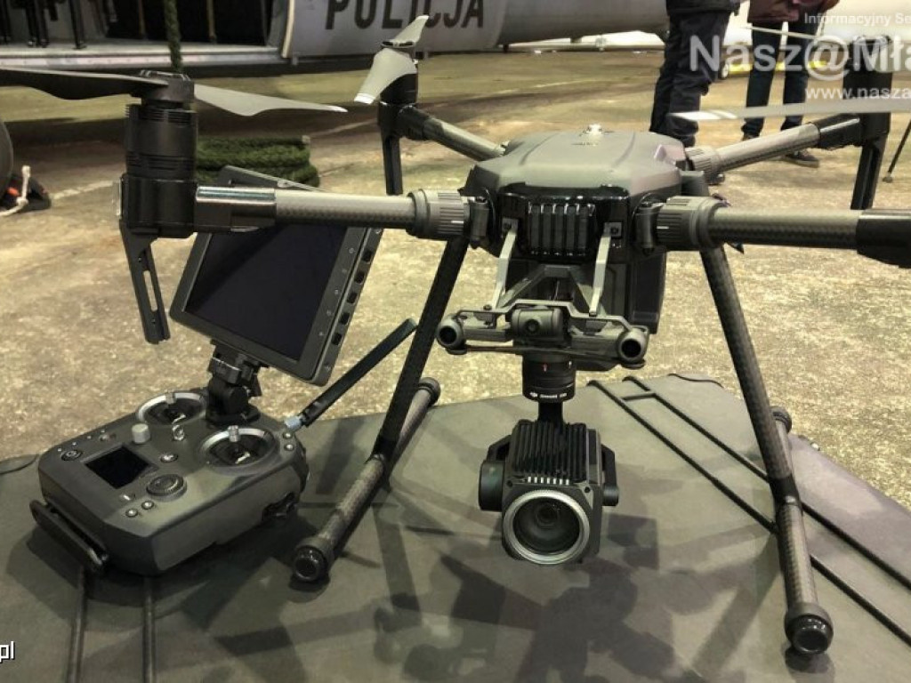 Black Hawki i transportery. Policja chwali się sprzętem [FILM]