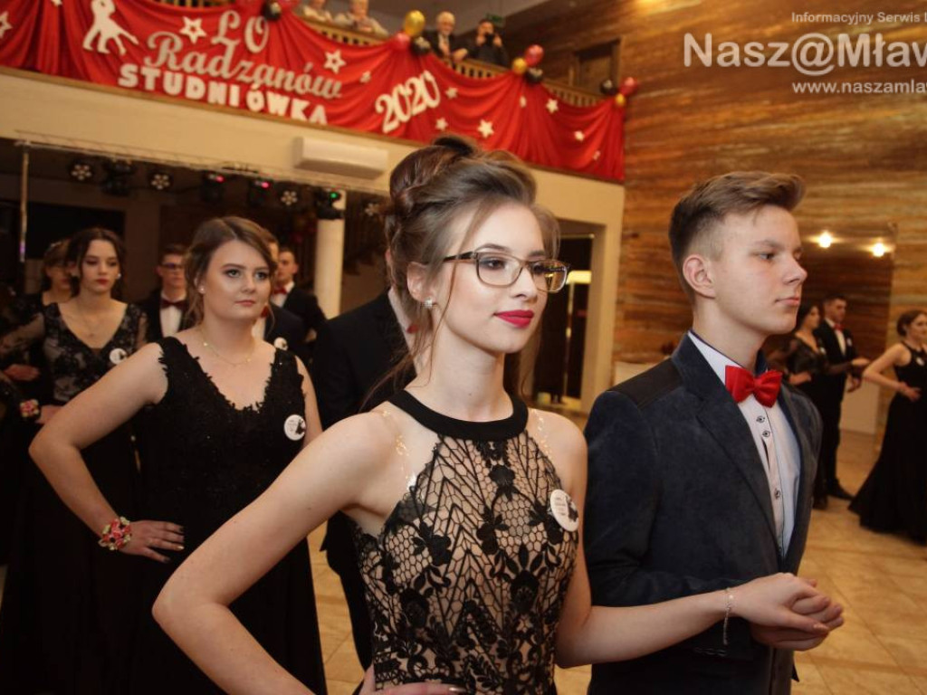 Poloneza czas zacząć. Studniówka 2020 w Radzanowie