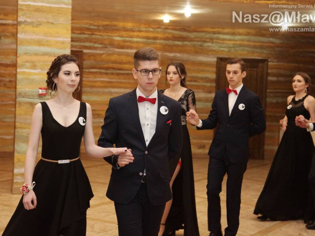 Poloneza czas zacząć. Studniówka 2020 w Radzanowie