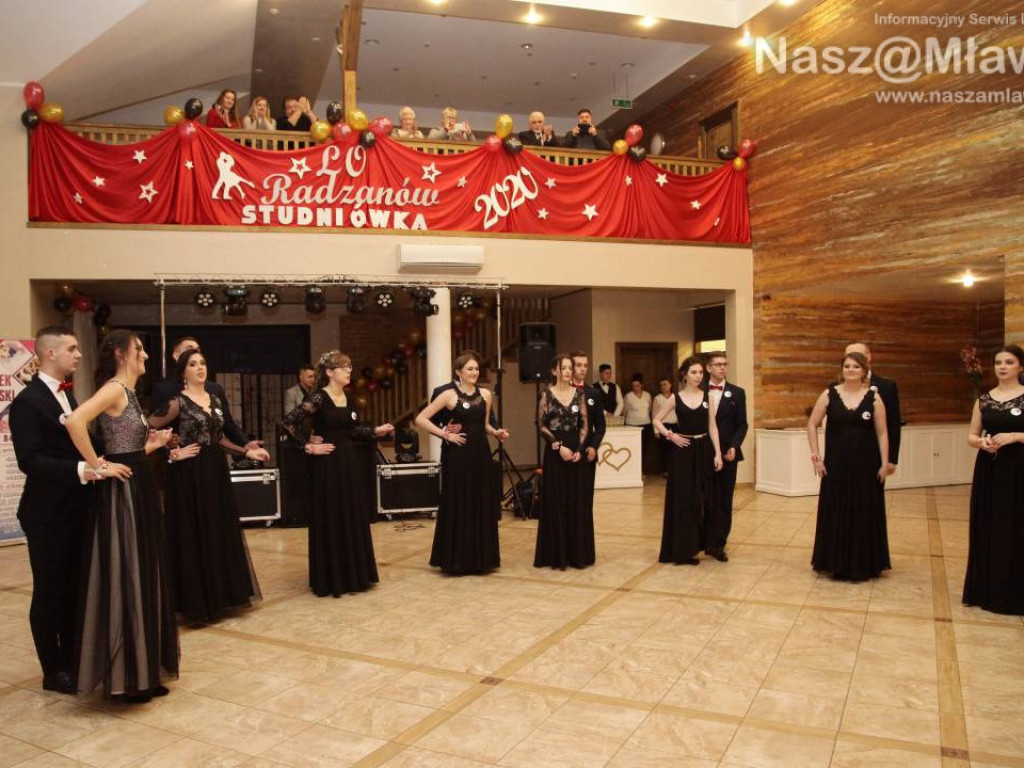 Poloneza czas zacząć. Studniówka 2020 w Radzanowie