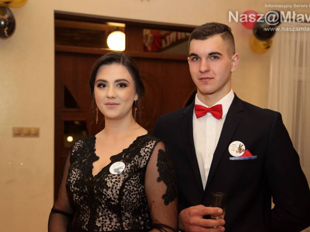 Poloneza czas zacząć. Studniówka 2020 w Radzanowie