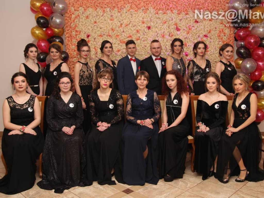 Poloneza czas zacząć. Studniówka 2020 w Radzanowie