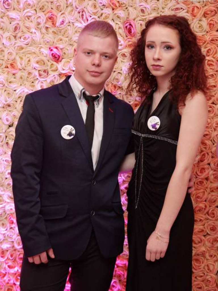 Poloneza czas zacząć. Studniówka 2020 w Radzanowie