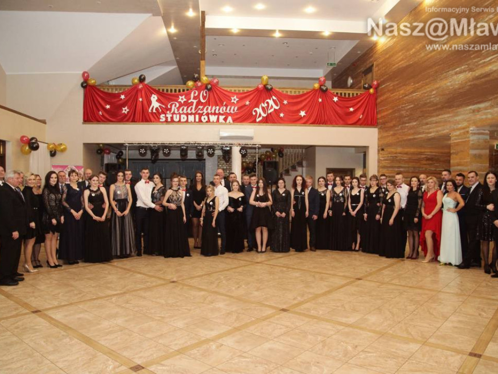 Poloneza czas zacząć. Studniówka 2020 w Radzanowie