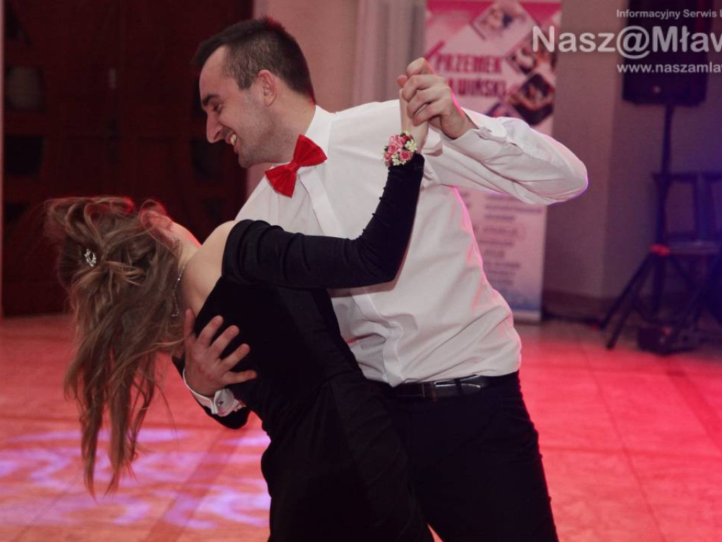 Poloneza czas zacząć. Studniówka 2020 w Radzanowie