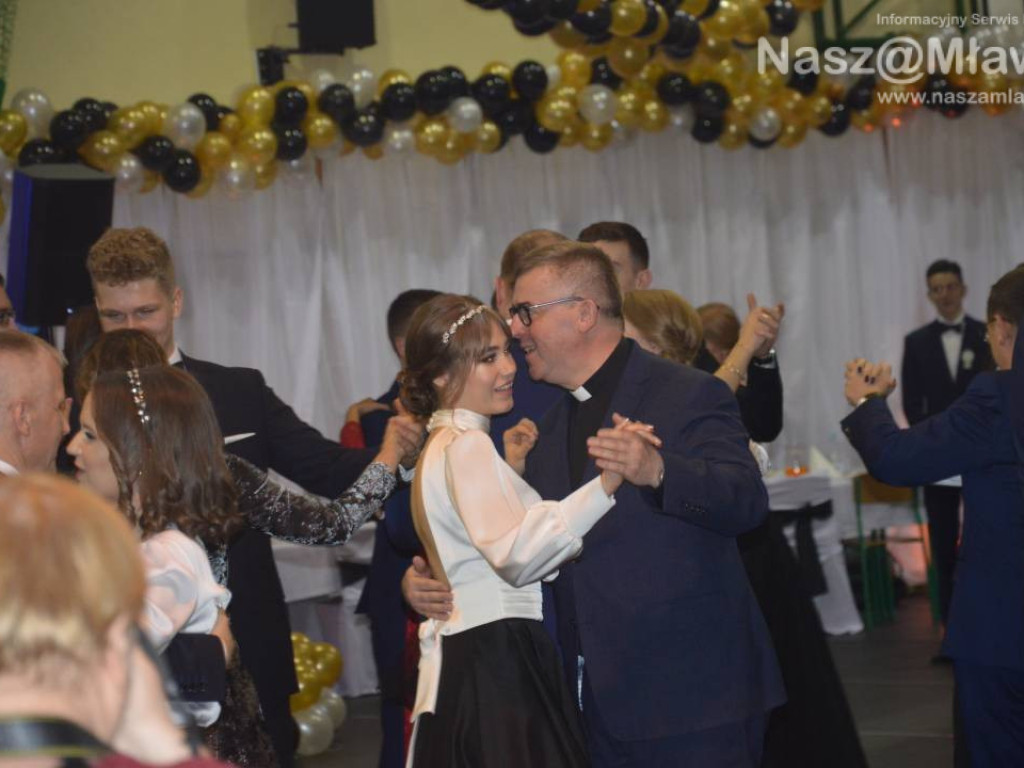 Studniówka 2020 w I Liceum Ogólnokształcącym (FOTORELACJA)