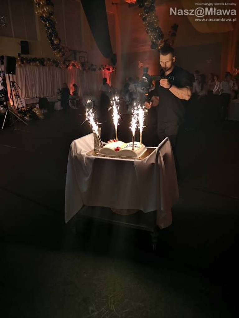 Studniówka 2020 w I Liceum Ogólnokształcącym (FOTORELACJA)