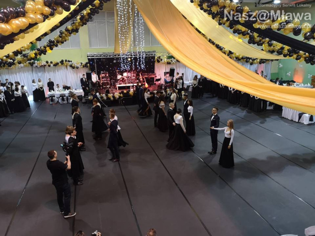 Studniówka 2020 w I Liceum Ogólnokształcącym (FOTORELACJA)