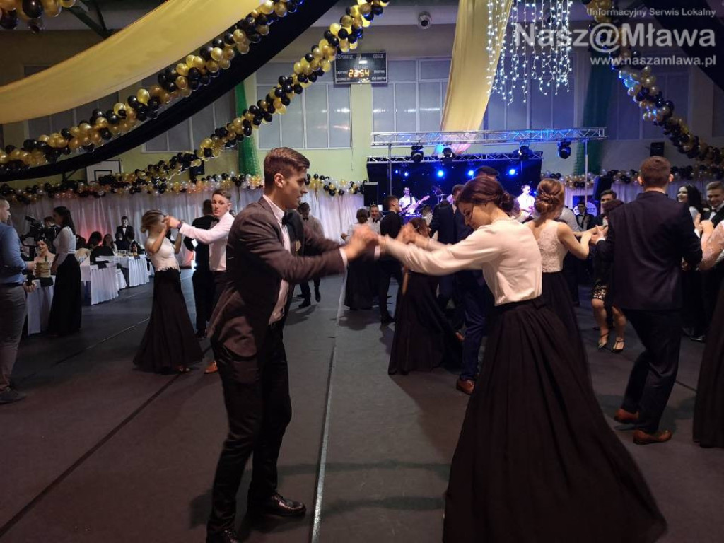 Studniówka 2020 w I Liceum Ogólnokształcącym (FOTORELACJA)