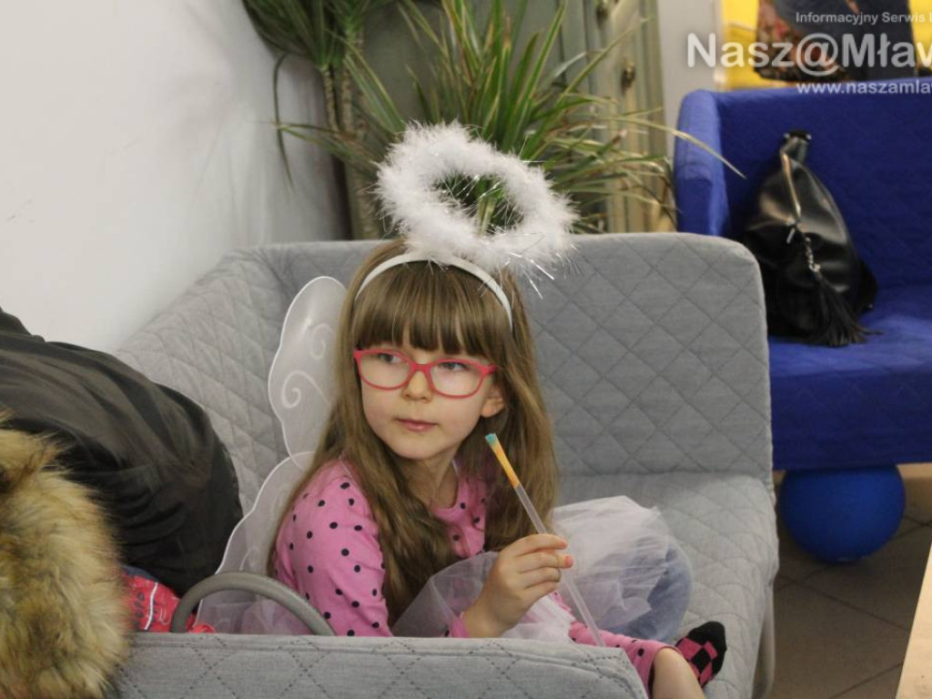 Olaf i Elsa odwiedzili nową salę zabaw!