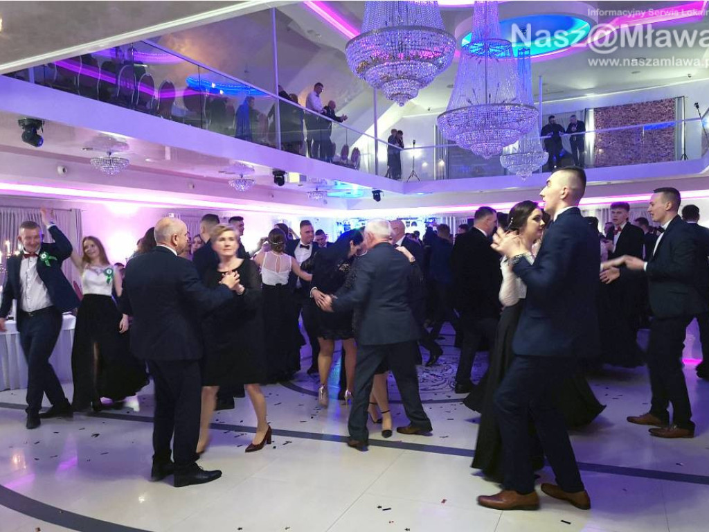 Studniówka 2020. Poloneza zatańczyli uczniowie 