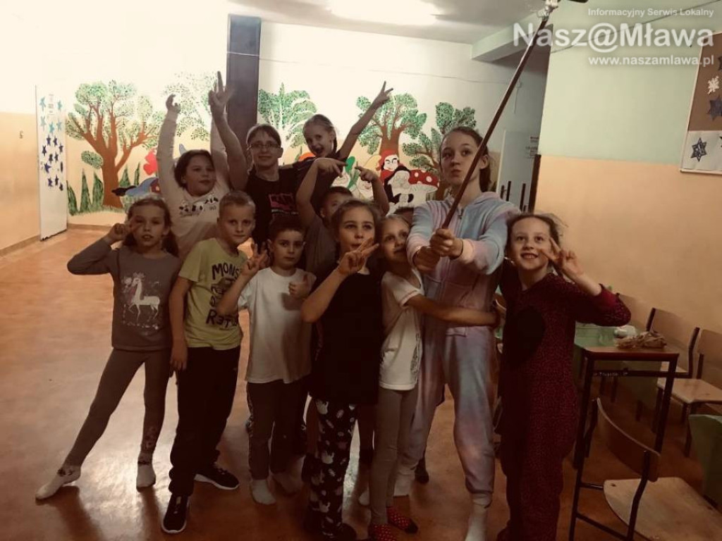 Co się dzieje nocą w szkole?