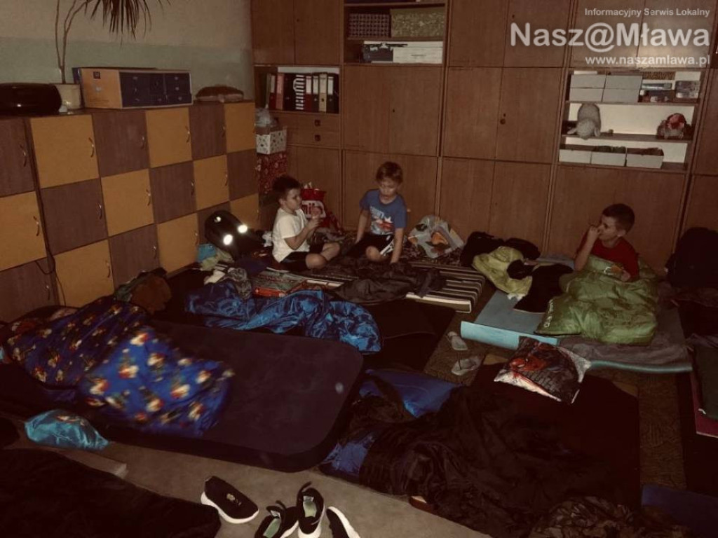 Co się dzieje nocą w szkole?