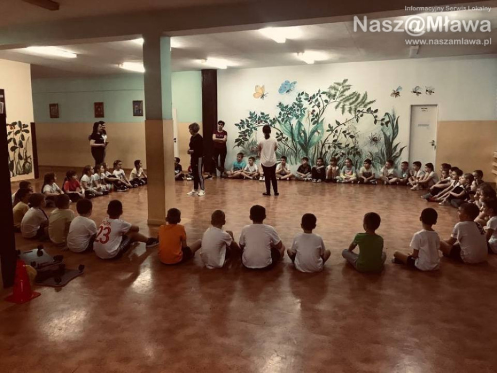 Co się dzieje nocą w szkole?