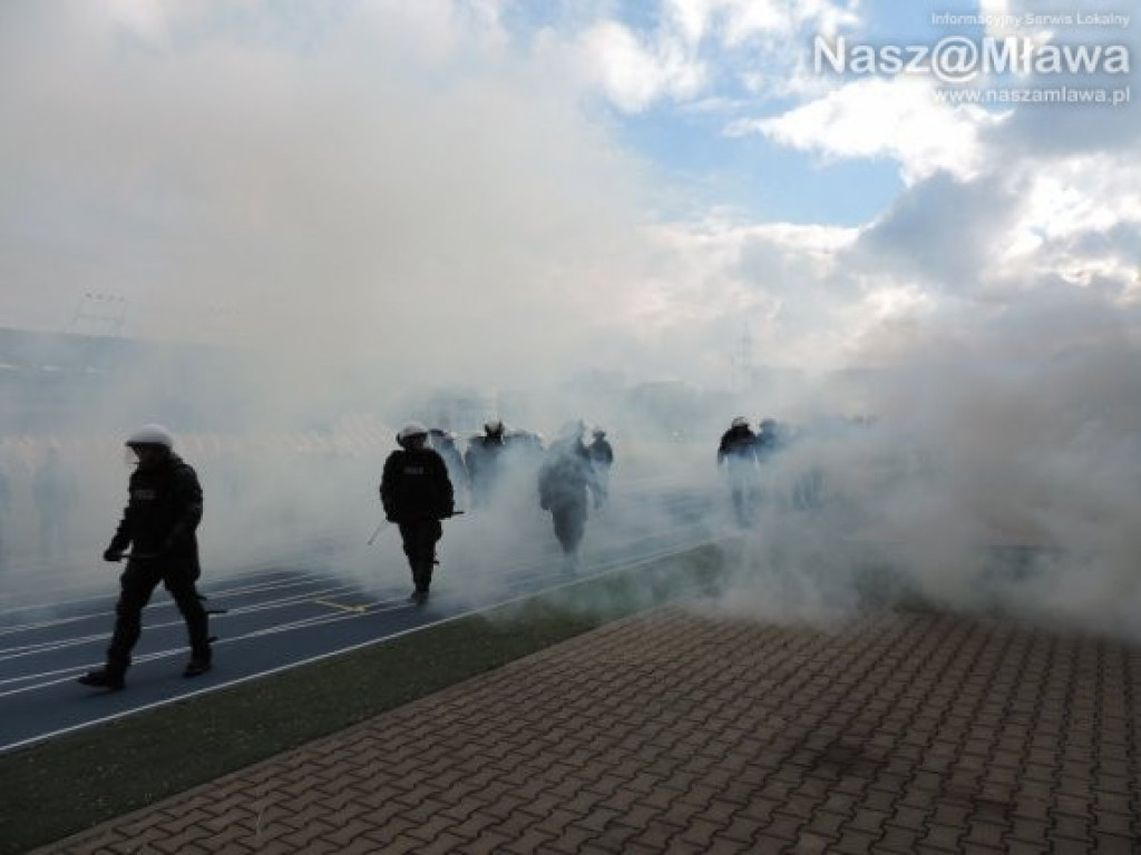 Policjanci na mazowieckich stadionach