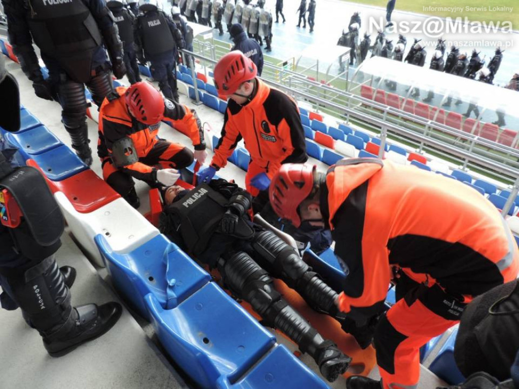 Policjanci na mazowieckich stadionach