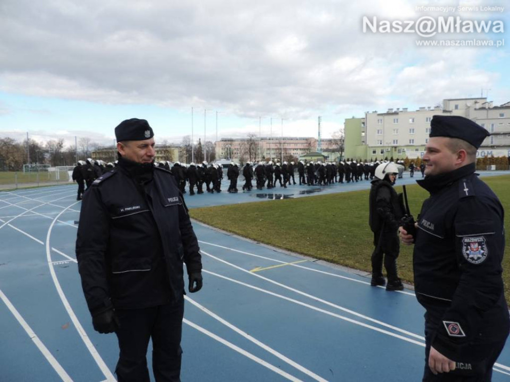 Policjanci na mazowieckich stadionach