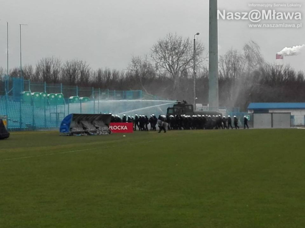 Policjanci na mazowieckich stadionach