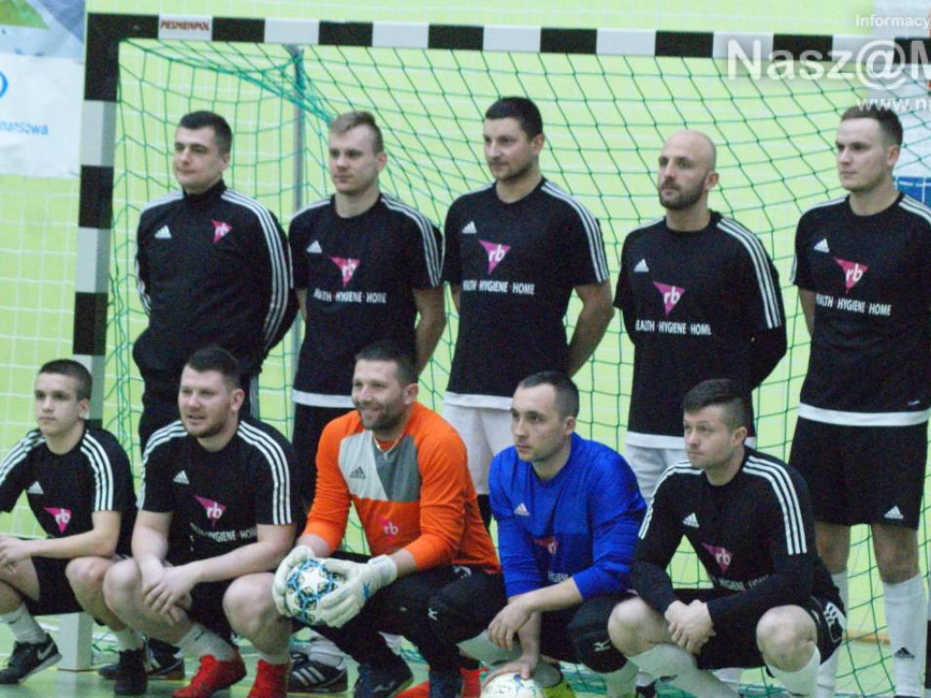 Czarki z głównym trofeum. Oldboye na trzecim