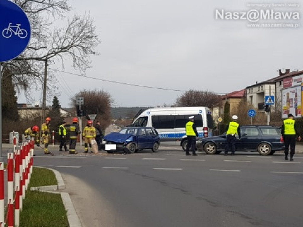 Wypadek na skrzyżowaniu Piłsudskiego z Kopernika [ZDJĘCIA]