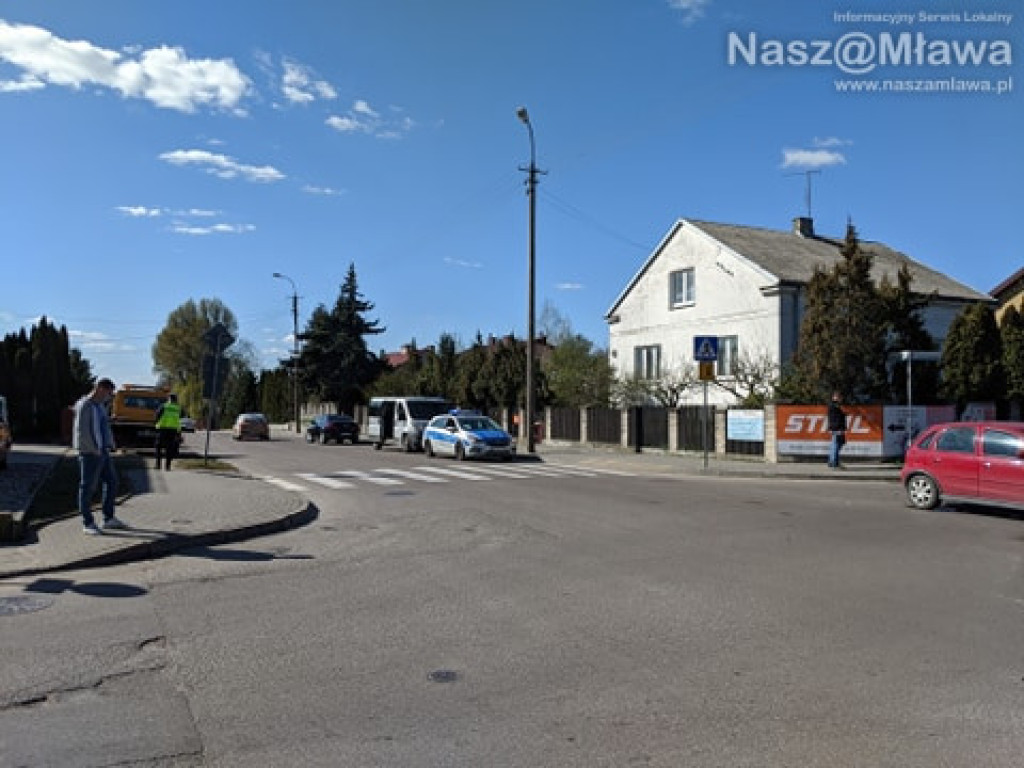 Dachowanie samochodu na Kościuszki [WIĘCEJ ZDJĘĆ]