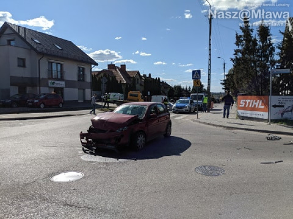 Dachowanie samochodu na Kościuszki [WIĘCEJ ZDJĘĆ]