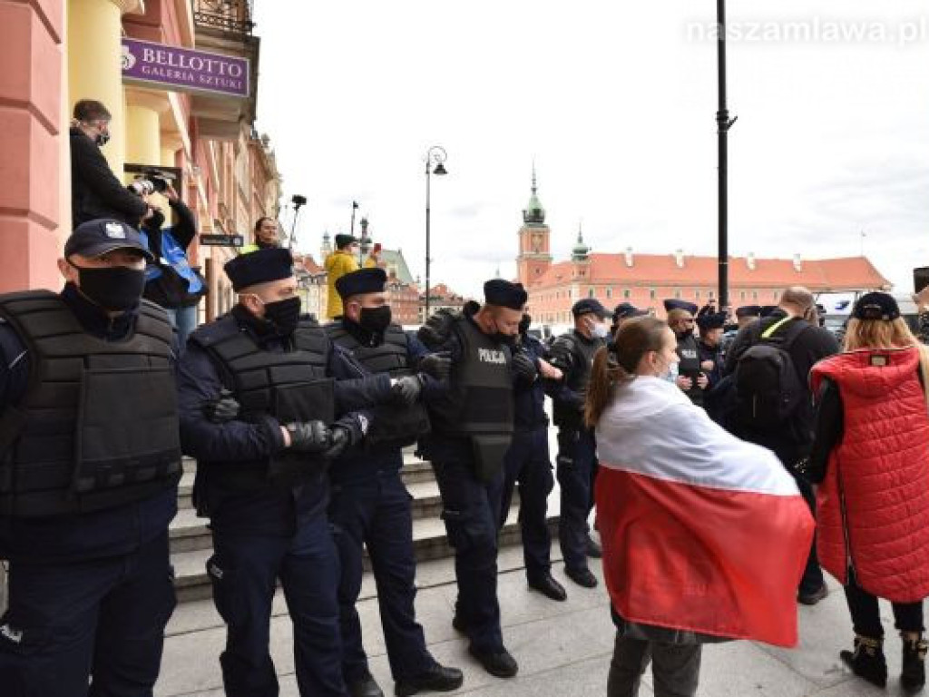 Emocjonujący protest przedsiębiorców w Warszawie. ZDJĘCIA I FILMY