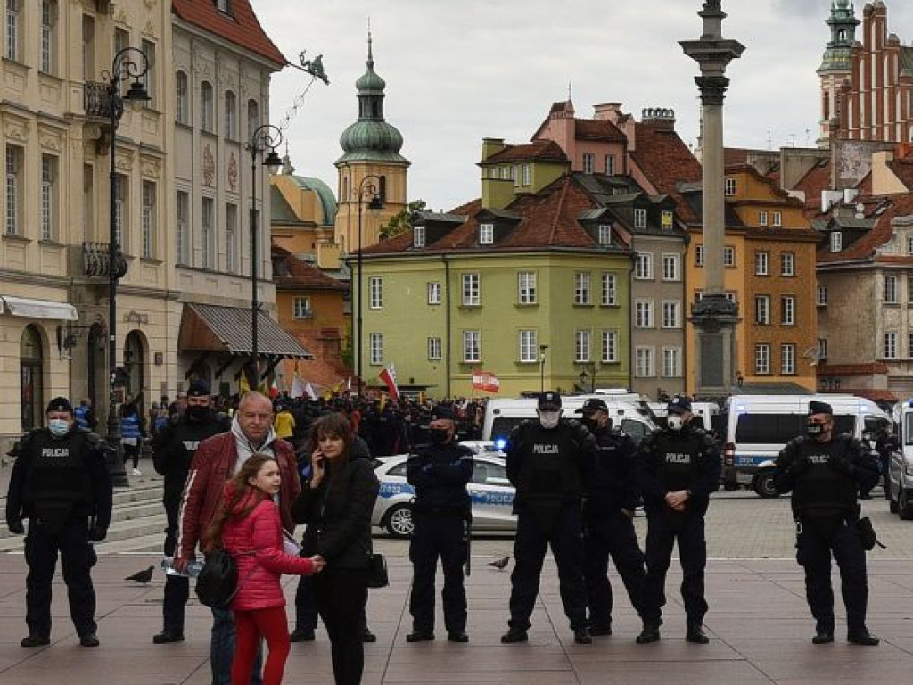 Emocjonujący protest przedsiębiorców w Warszawie. ZDJĘCIA I FILMY